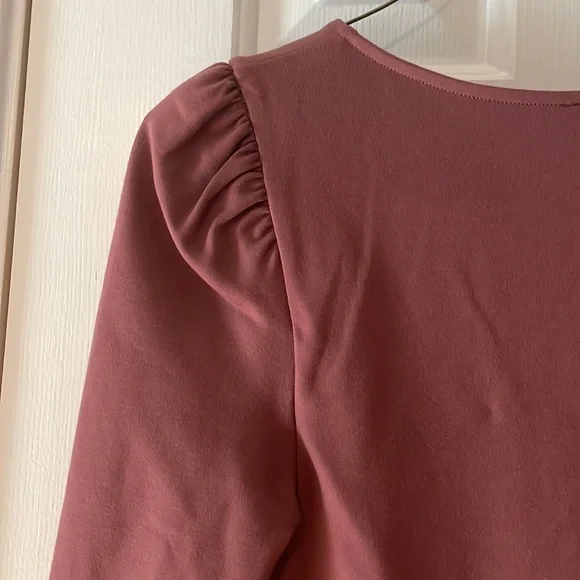 Express Mauve V Neck Ruched Knit Dress. XS - Picture 3 of 10